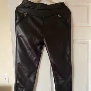 Boutique black faux leather look tight/pant stretchy 🤗